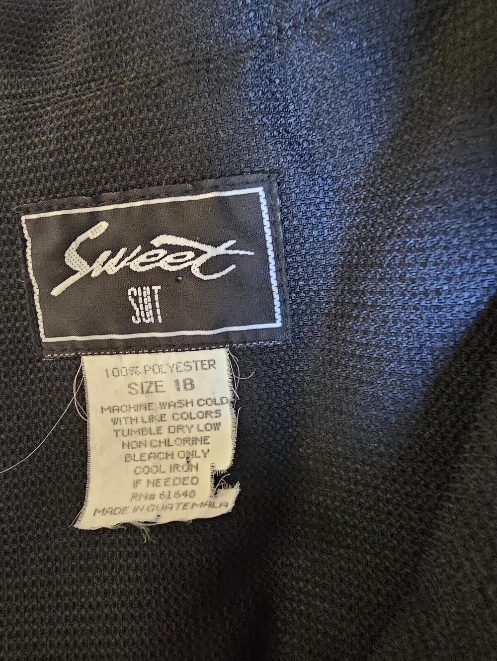 Sweet Suit Black Short Sleeve Blazer Jacket Size 18 - Picture 3 of 5